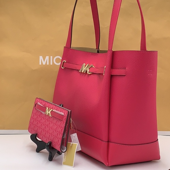 MICHAEL KORS
Reed Large Leather Belted 
Shoulder Handbag & Wallet
Electric Pink - Picture 5 of 16